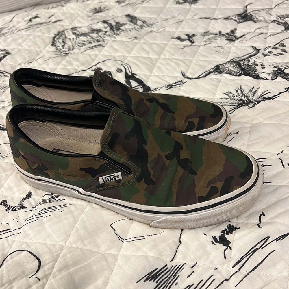 Camo custom slip on Vans